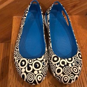 Black and white patterned crocs